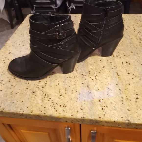Women's Boots - Picture 1 of 3
